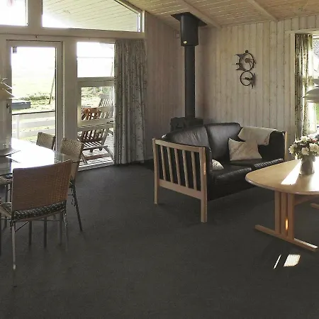 Holiday home Three-bedroom Holiday In 6