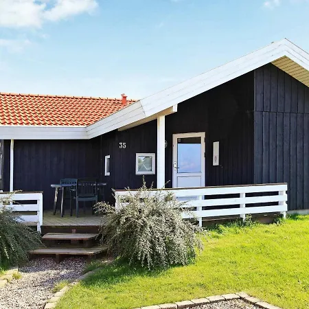 Three-bedroom Holiday In 6 Holiday home *