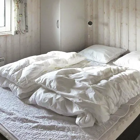 Three-bedroom Holiday In 6 * Nordborg