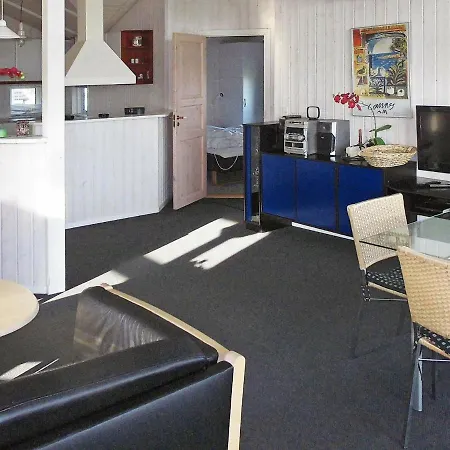 Three-bedroom Holiday In 6